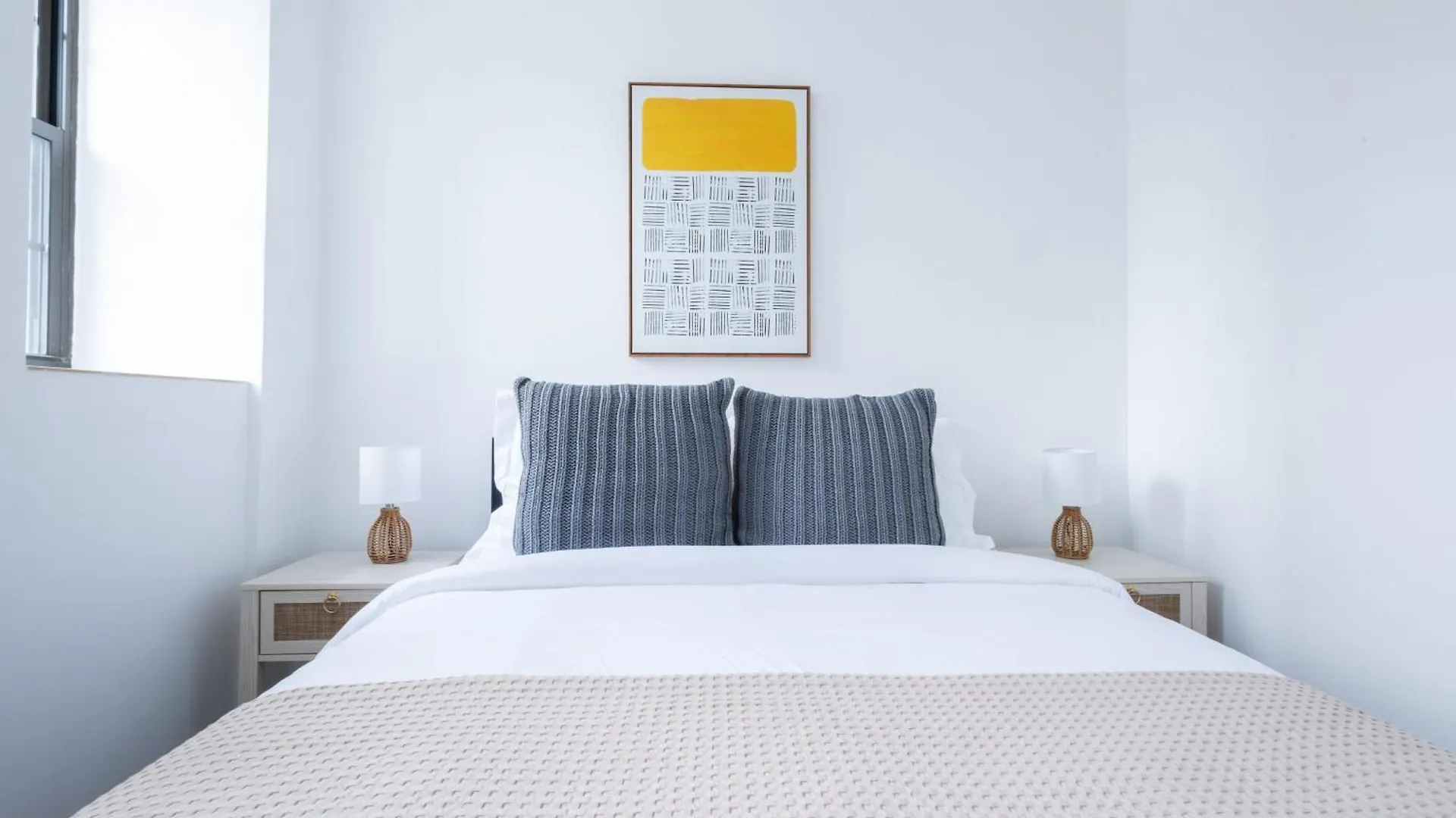 Modern 2 Bedroom Apartment Steps From Central Park! Нью-Йорк 0*,  США