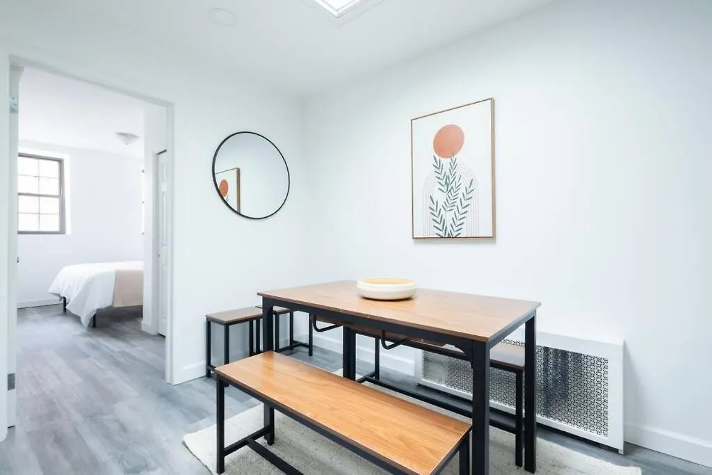 Modern 2 Bedroom Apartment Steps From Central Park! Нью-Йорк 0*,